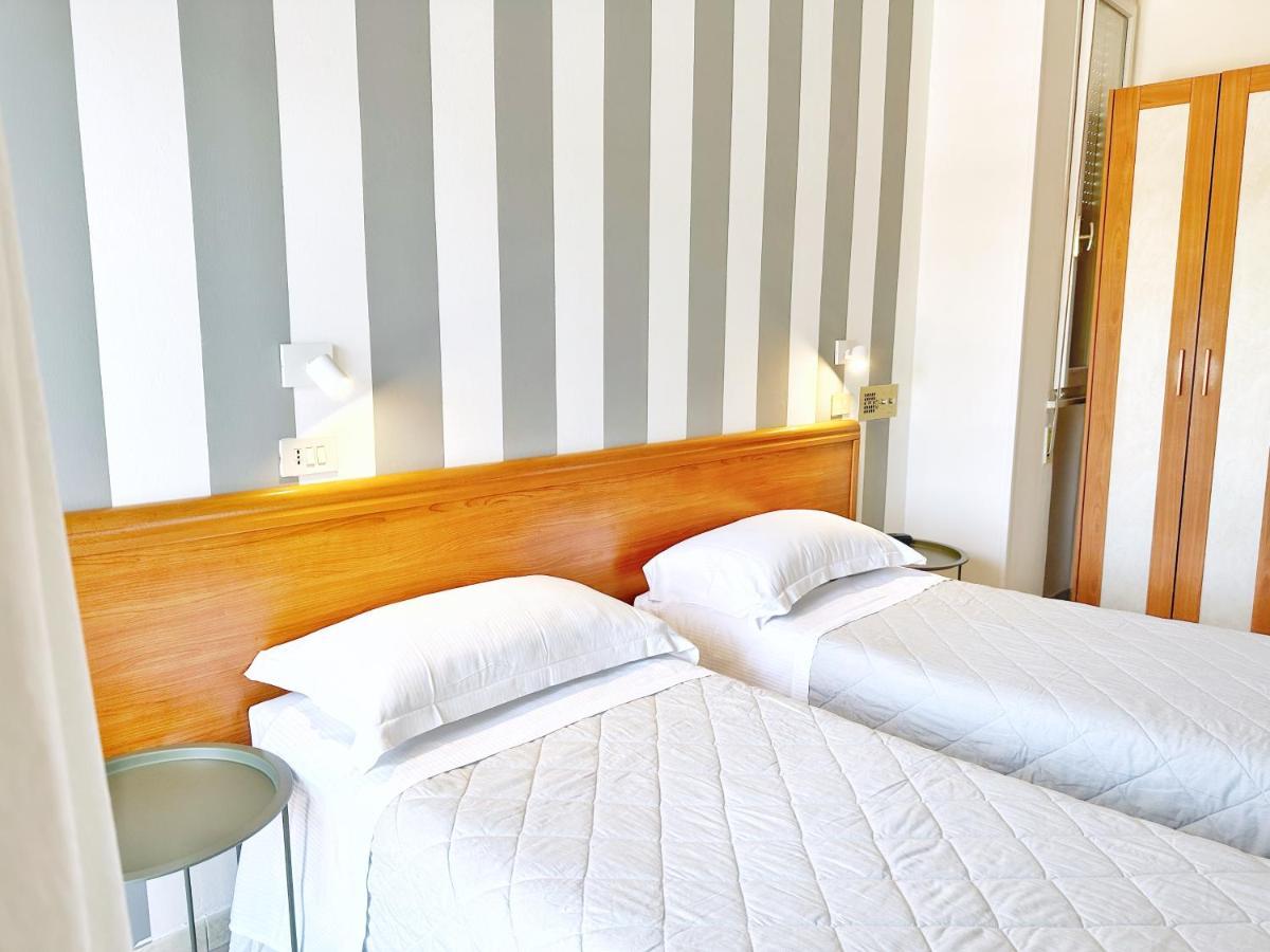 Aura Living Hotel 3*