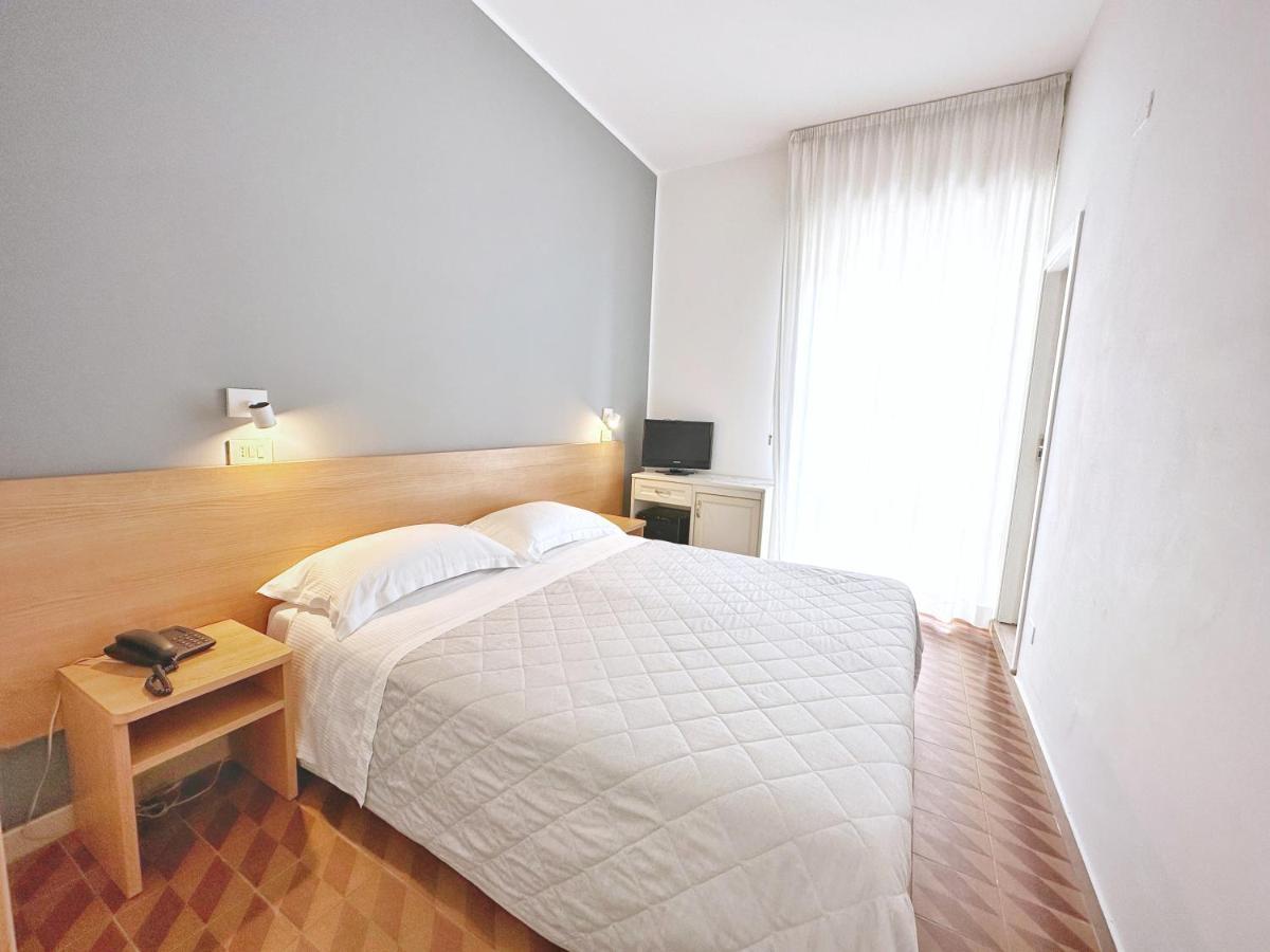 Aura Living 3*