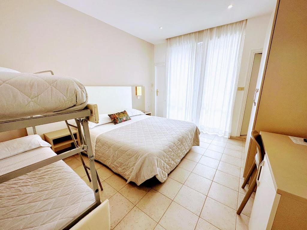 Aura Living 3*