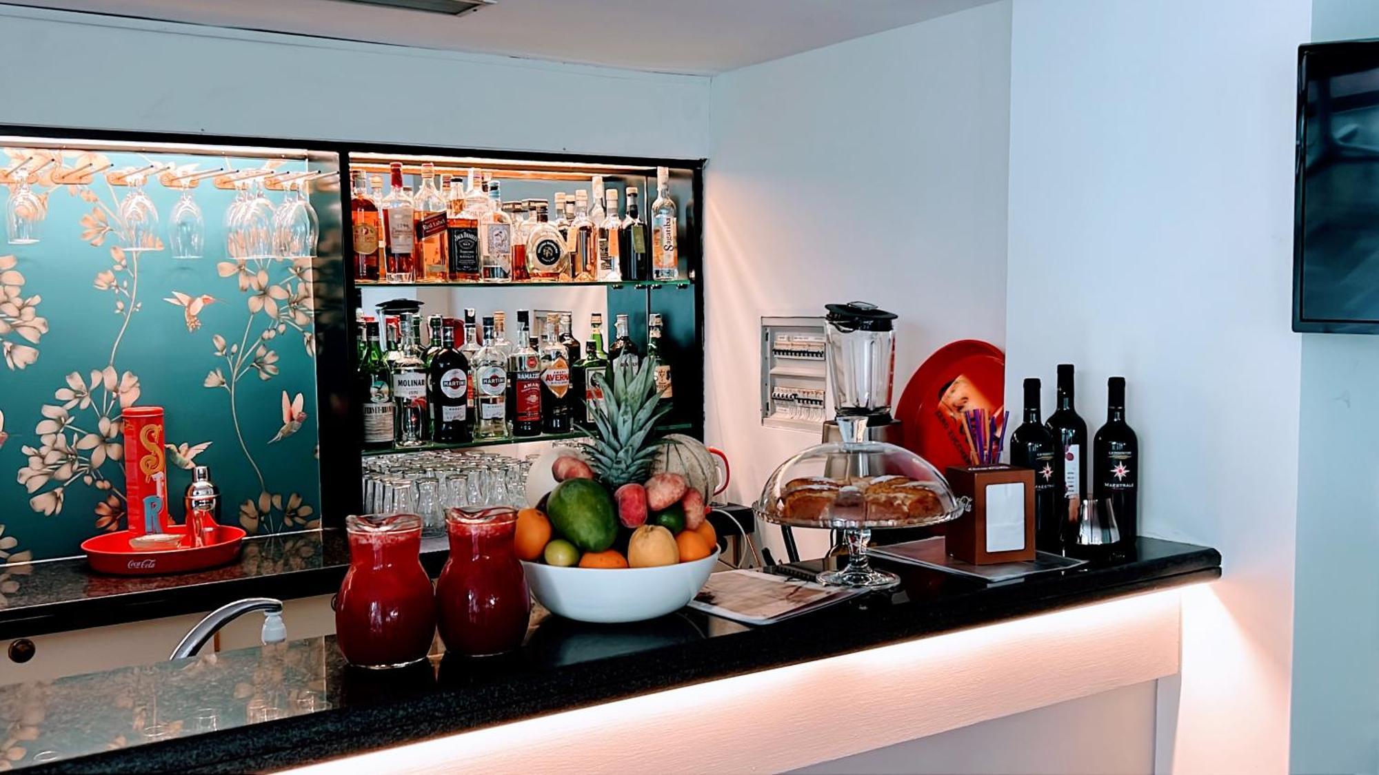 Aura Living Hotel