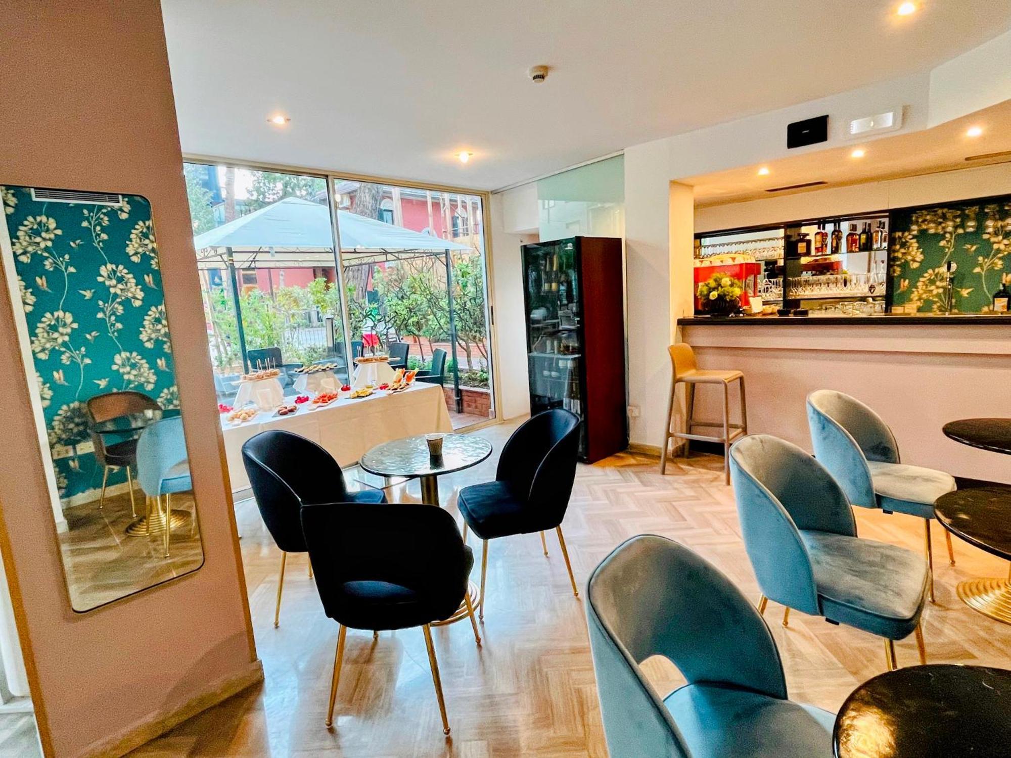 Hotel Aura Living 3*